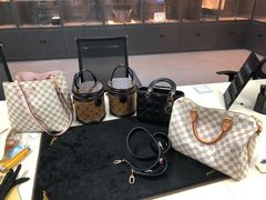 -用真奢侈品名表名包回收中心(朝阳万达店)