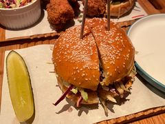 东四豆腐汉堡-悠航SLOWBOAT(三里屯店)