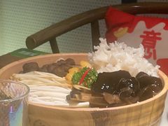 -尚尚仙·酸汤猪手·猪肚鸡火锅(华联万柳购物中心店)