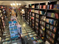 -钟书阁(松江泰晤士小镇店)