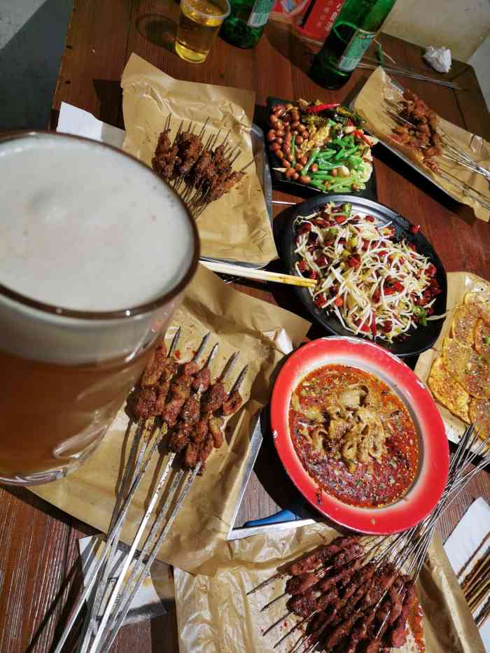 大唐全羊烤场(唐韵路店"走过那么多的城市,感觉西安的深夜食堂真的.