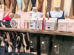 -lululemon(上海浦东IFC店)