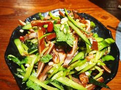-老天桥酱肉烧饼夹肘子(天桥店)