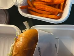 -TRIPS BURGER(大钟寺店)