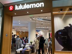 -lululemon(上海浦东IFC店)