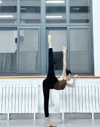 -深舞形体民族舞蹈工作室