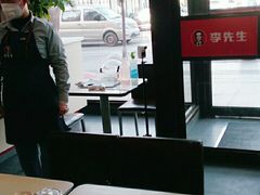 靠窗位-李先生牛肉面大王(北京站售票厅餐厅)