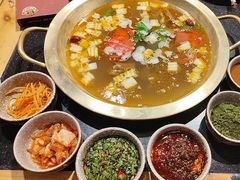 -顶顶汤火牛排火锅·经典铜锅涮肉