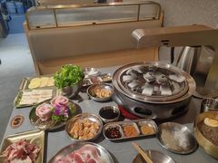 -围炉肉舍•炭烤活鳗•丹东海鲜烤肉(步行街店)