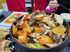 特色炕锅羊肉-撒拉人家.酸菜牦牛肉火锅