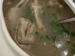 酸萝卜炖老鸭汤-渔王川菜馆(镇邦路店)