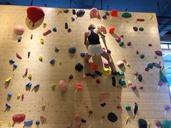 -Upper Climbing Gym 攀岩(华侨城店)