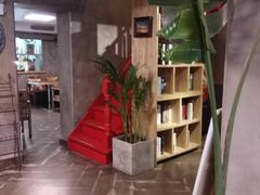 -HIGH FIVE哈福手工汉堡(桂林路店)