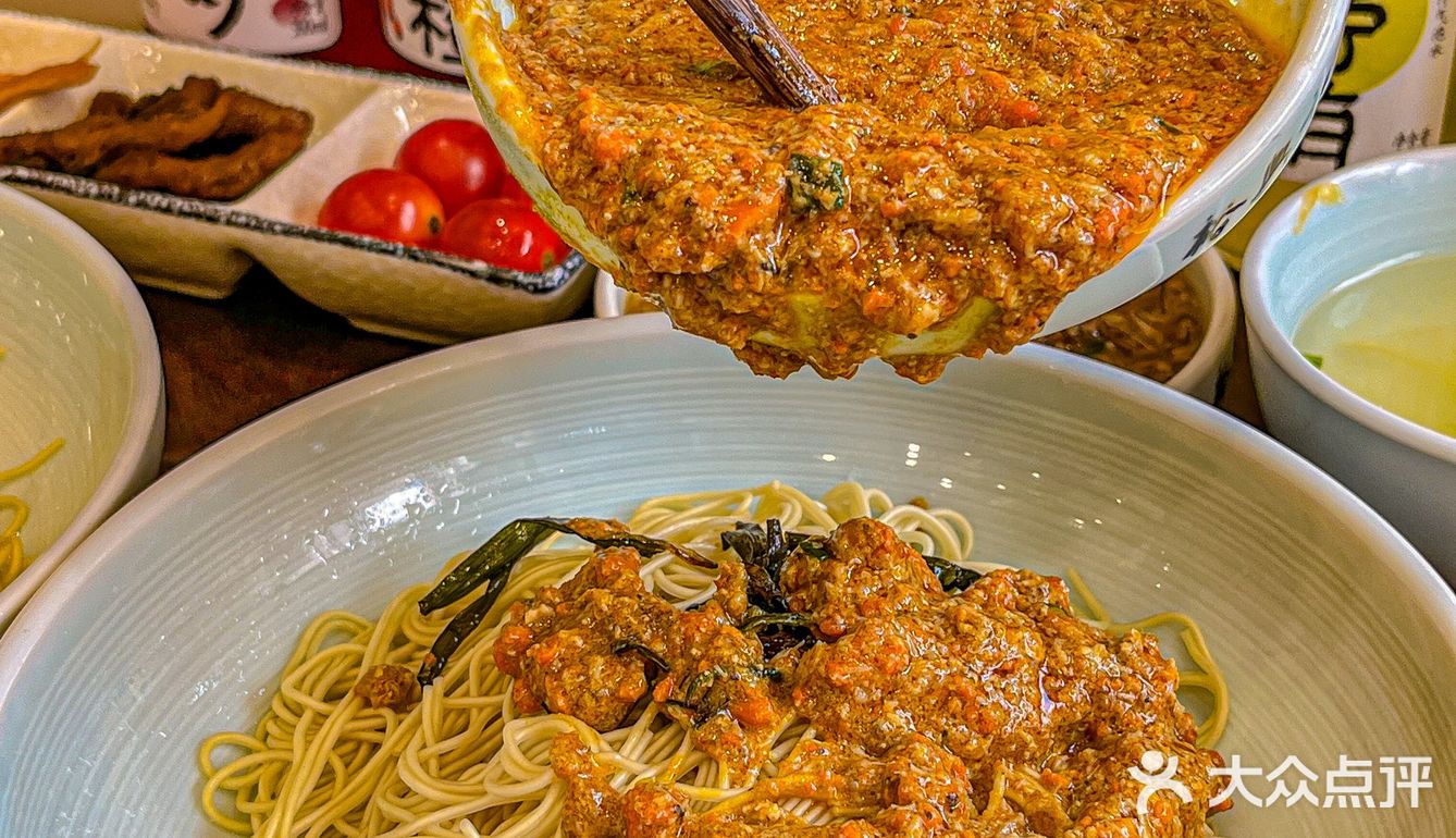 每一个平凡的日子，都值得一碗温暖的蟹黄面