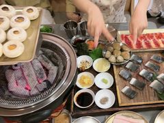 -围炉肉舍•炭烤活鳗•丹东海鲜烤肉(步行街店)