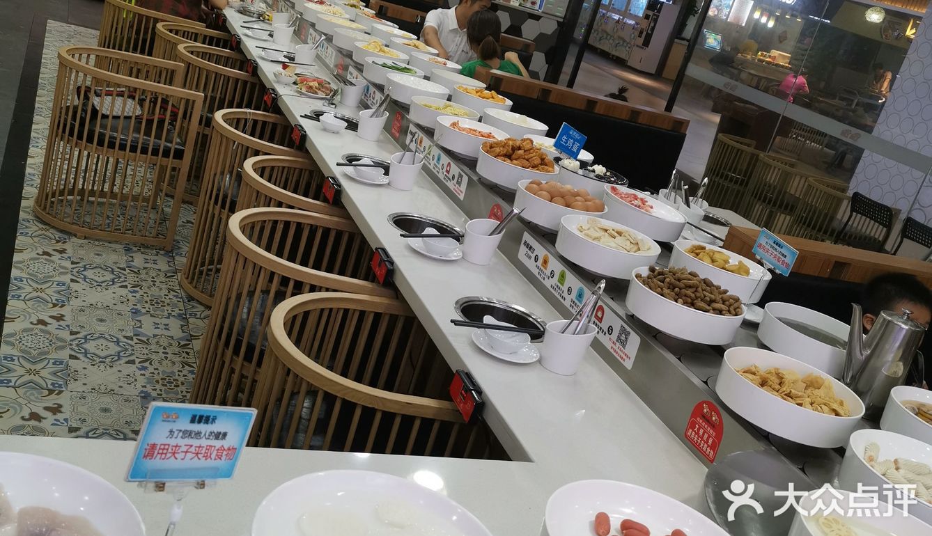 到店会问要不要+5元有饮料和冷饮
