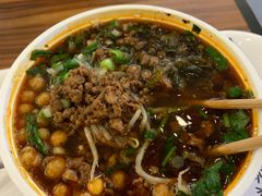 -荀记肉夹馍(三八家乐福店)