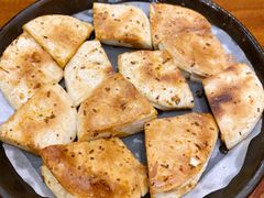 料理烤特色火烧-老东镇啤酒屋海鲜加工·蒸汽海鲜·海鲜烧烤(台东店)