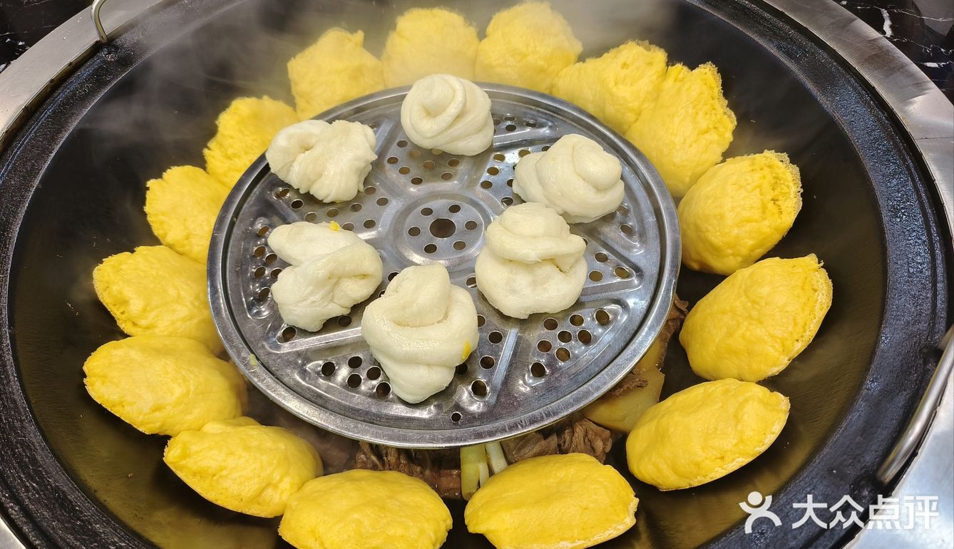 据说这是玉林最好吃的东北铁锅炖！你吃过了吗？