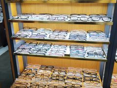 -优医视平价眼镜蔡司依视路折扣工厂店(十里堡店)