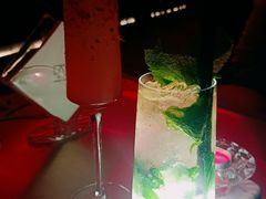 -饮湖威士忌鸡尾酒吧