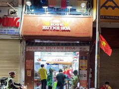 -Bánh Mì Huynh Hoa