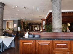 大堂-八府香鸭·啫啫煲(华山路店)