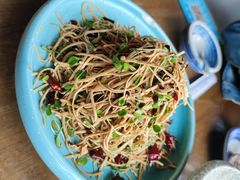 香椿苗拌卤豆丝-95号酱骨·一块豆腐(展春园西路店)