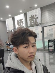 -藤野造型烫染·漂发
