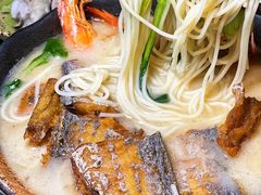 一条油带鱼汤面-十面欢腾·海鲜面·台式Bistro(长乐路店)