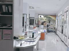 -光明眼镜·蔡司授权(徐泾店)