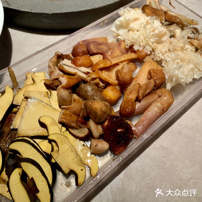 芸山季·云南野生菌火锅(宝能环球汇店)菌菇拼盘图片