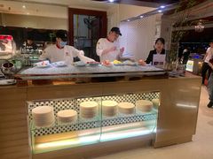 自助取餐区-荣誉国际酒店-云顶旋转餐厅