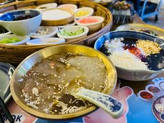 -包整·丝娃娃(一览甲秀楼风景店)