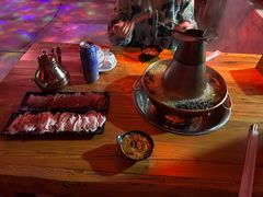 -果松木炭酸菜铜火锅·外婆参鸡汤