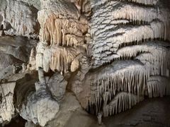 -波斯托伊纳溶洞