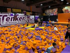 -Tenker Club弹刻极限主题公园 · 蹦床 · 团建 · 生日派对(大关店)