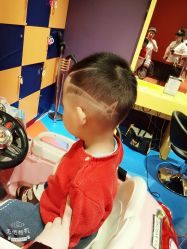 -Mini Me儿童美发王国(友好时尚购物城店)