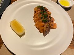 三文鱼刺身-Carbon莫卡哆·意大利复古集市餐厅(杭州大厦店)