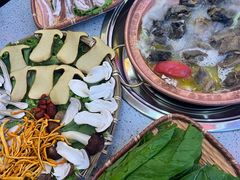 -阿婆情腊排骨火锅(金虹路店)