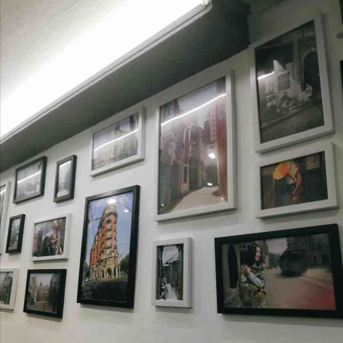 八面玲珑品面馆-"这家小餐厅在以前很热闹的云南路上,外面看.