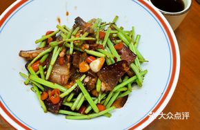 Water Celery Stir-fried with Preserved Pork