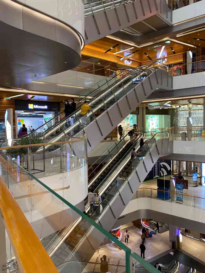 中海环宇荟购物中心-"新开的商场,地理位置守着地铁口,交通很方.