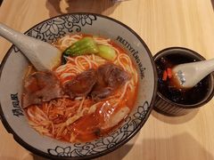 苗家红酸汤牛肉粉-俏凤凰(美林M·LIVE天地东座店)