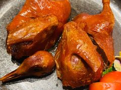 玻璃皮润烧乳鸽-大树餐厅(万达创始店)