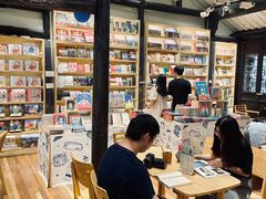 -猫的天空之城概念书店(杭州南宋御街店)