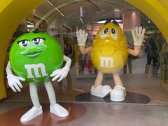 -m豆巧克力世界(上海世茂广场店)