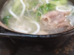 -丽虹云南过桥米线(兴工街店)