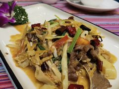 -香巴拉云南餐厅(华莱坞店)