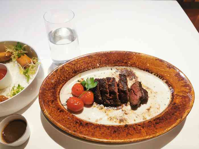 终于来环宇荟了,打卡牛排家.